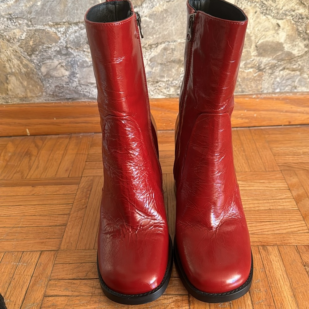 l'intervalle Red Boots - Picture 5 of 8